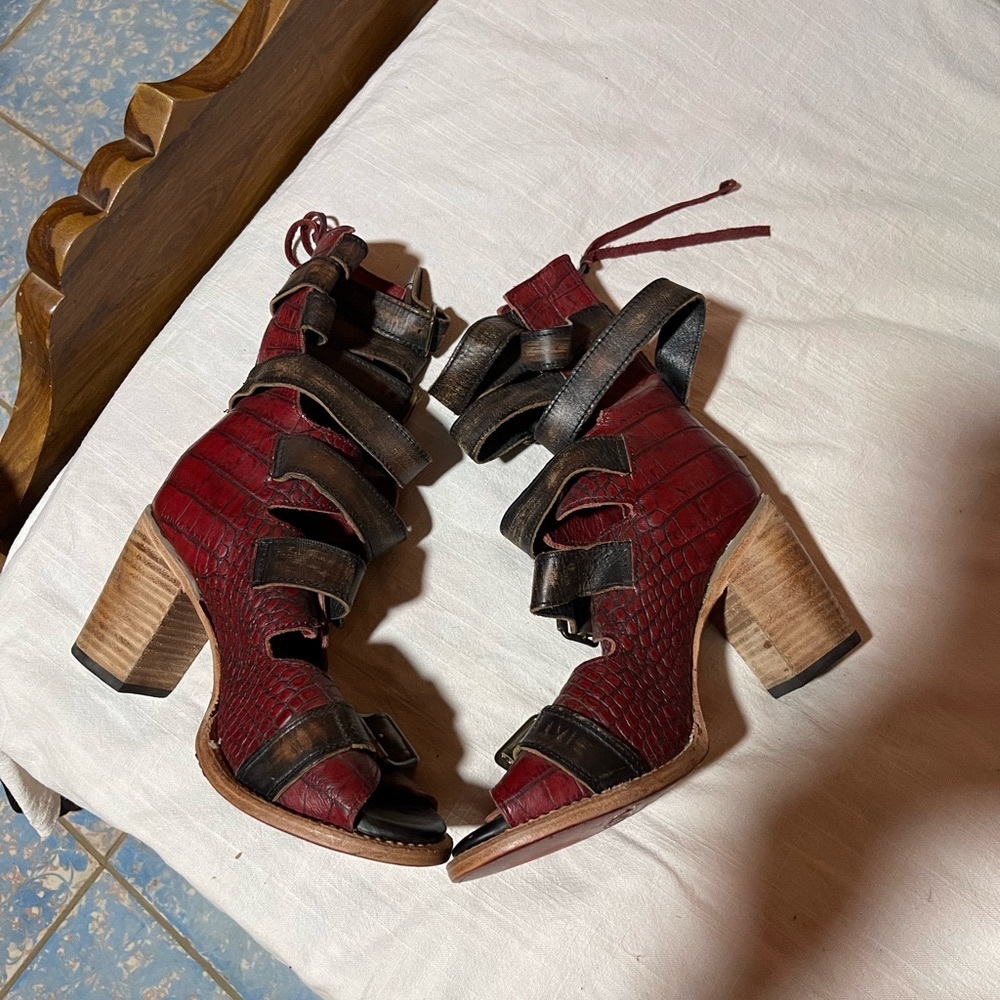 FREEBIRD by Steven Bond Red Crocodile Sandal Bootie - Size 8 - Limited Edition - Picture 13 of 13